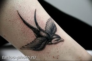 рисунка тату воробей 03.12.2018 №052 - photo tattoo sparrow - tattoo-photo.ru